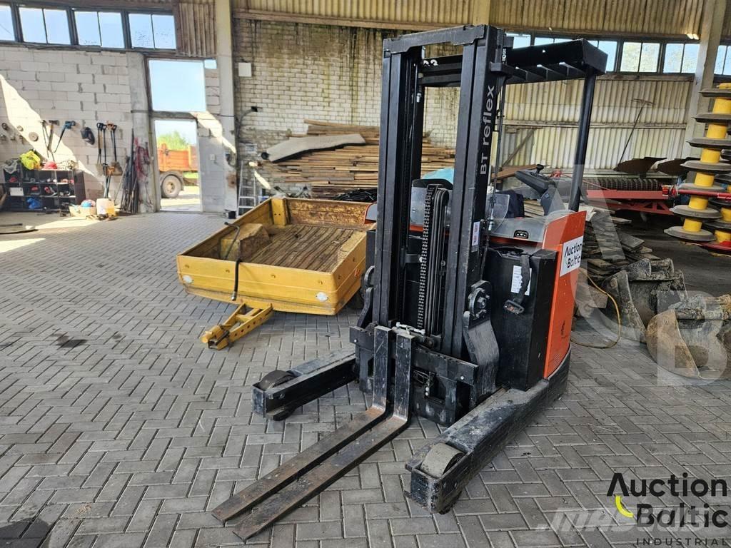 BT RRE 140B Schubmaststapler