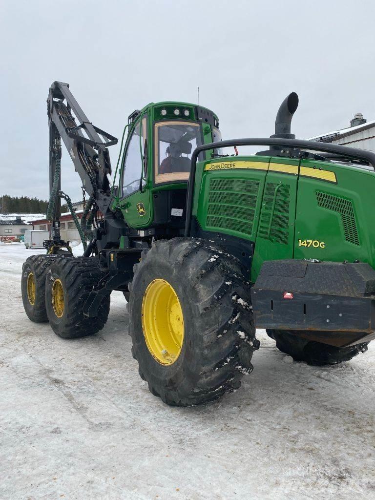 John Deere 1470G Harvester