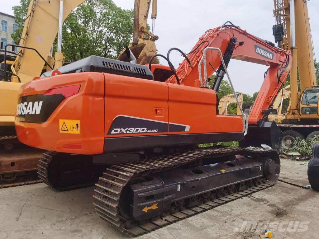 Doosan DX 300 LC Raupenbagger