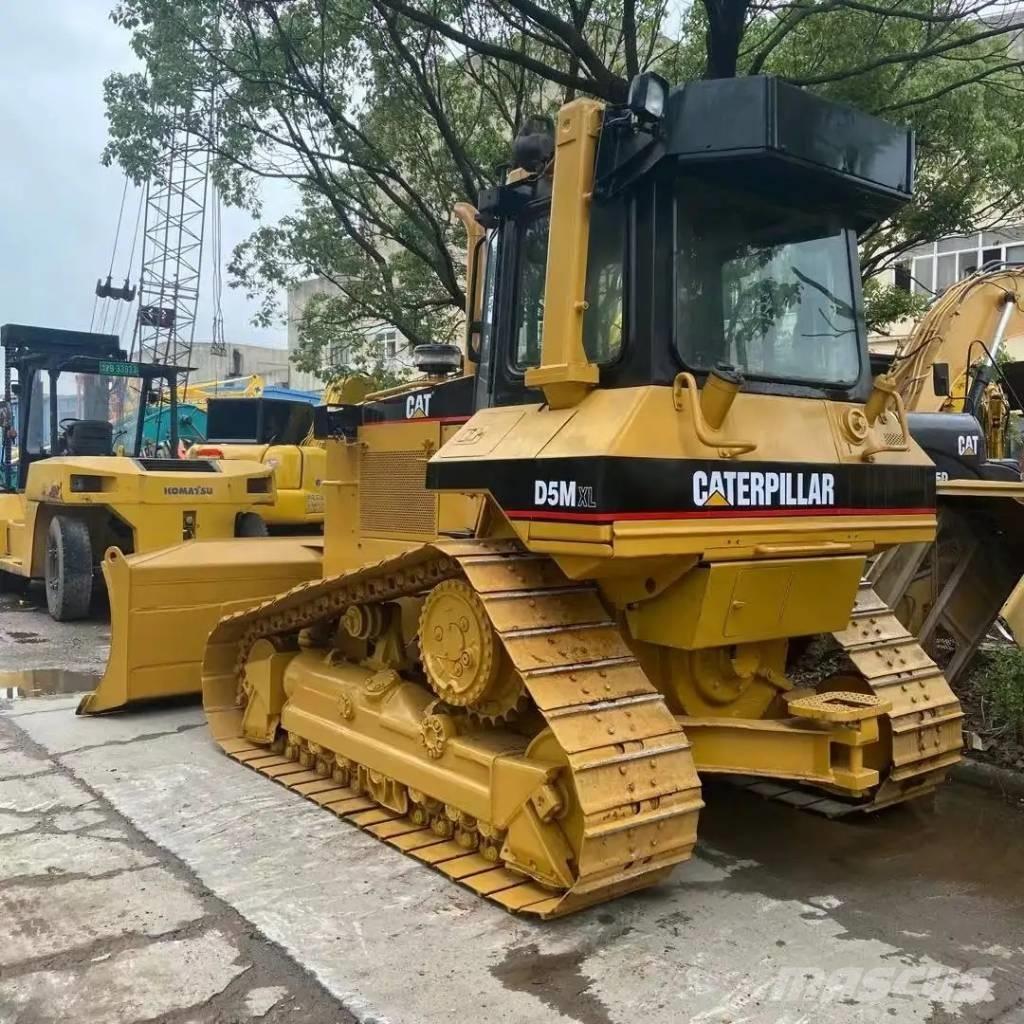 CAT D5M Bulldozer