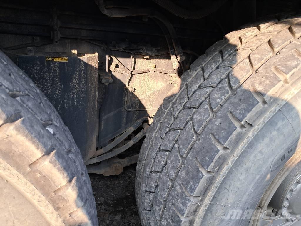 Kato KR-75H Ruwterrein kranen