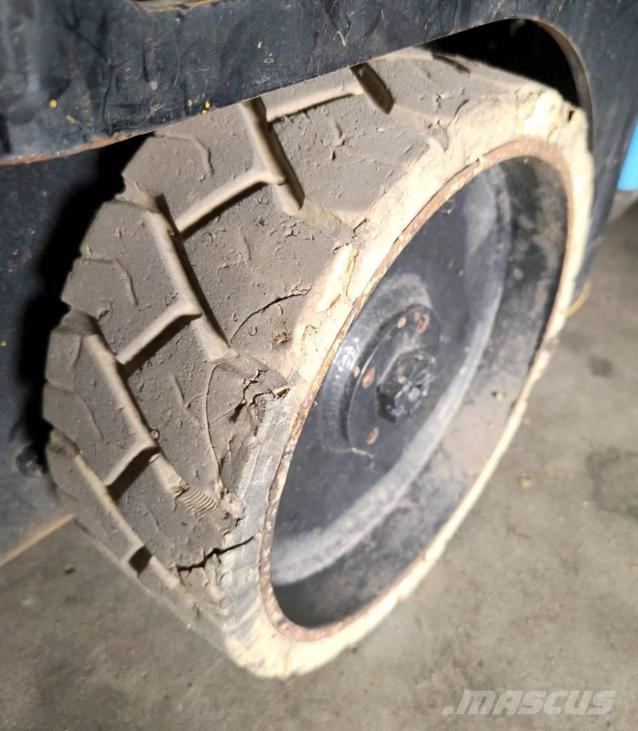 Haulotte Compact 12 Scheren-Arbeitsbühnen