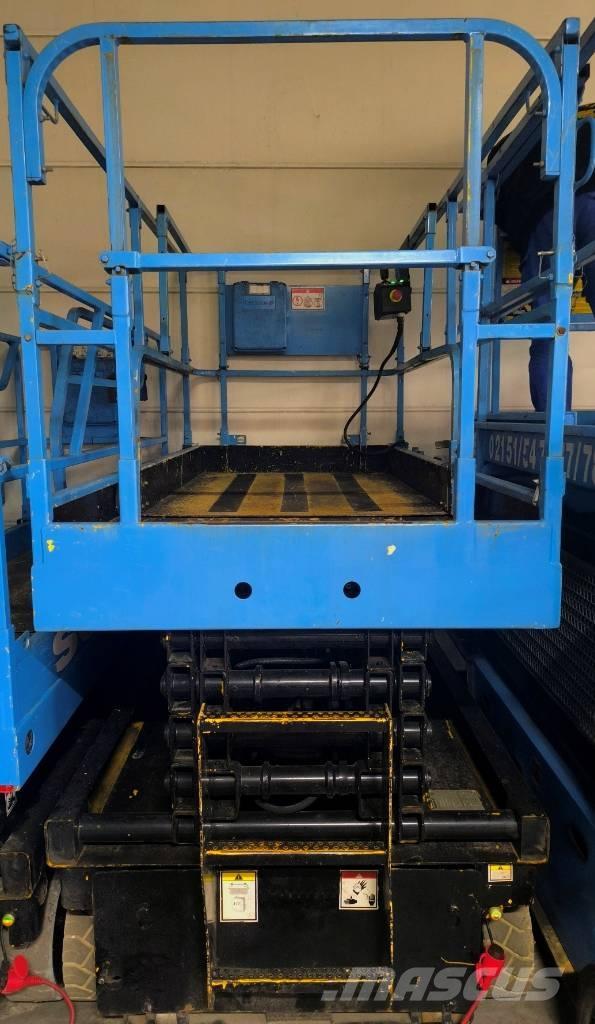 Haulotte Compact 12 Scheren-Arbeitsbühnen