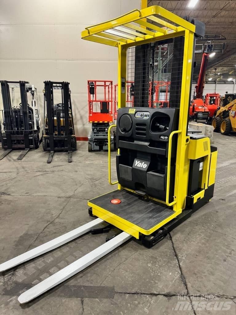 Yale OS030EF Mittelhub-Kommissionierer