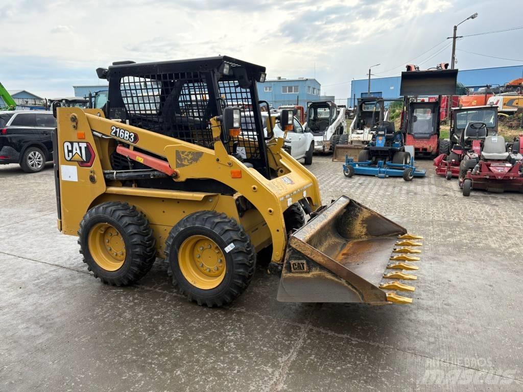 CAT 216 B 3 Kompaktlader