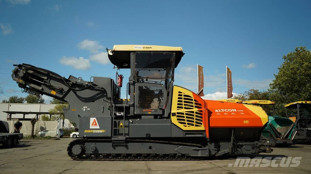 Bomag BMF 2500 S Strassenfertiger