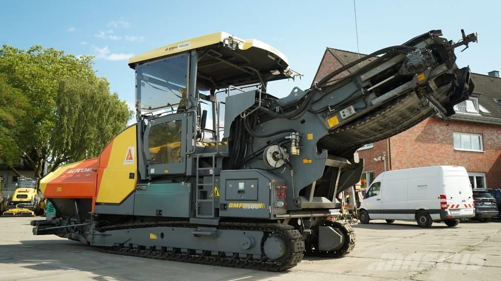 Bomag BMF 2500 S Strassenfertiger