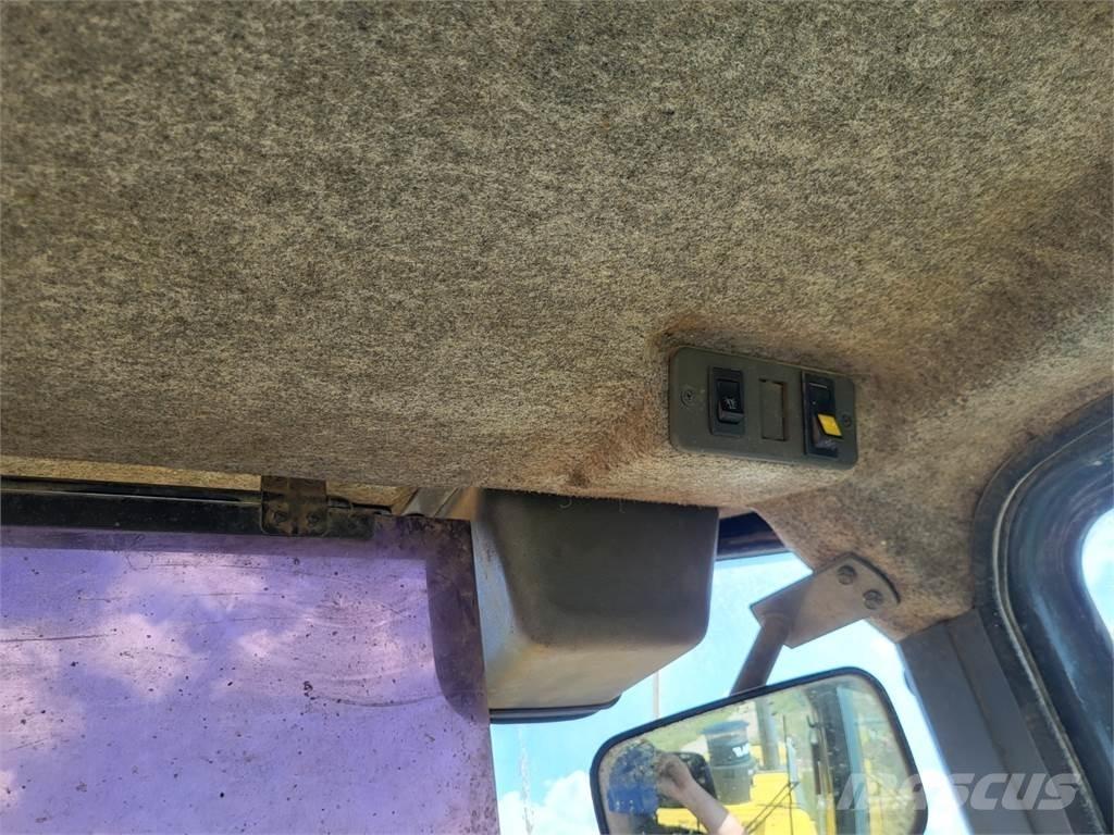 Komatsu WF 450T-3 Sonstige Baumaschinen