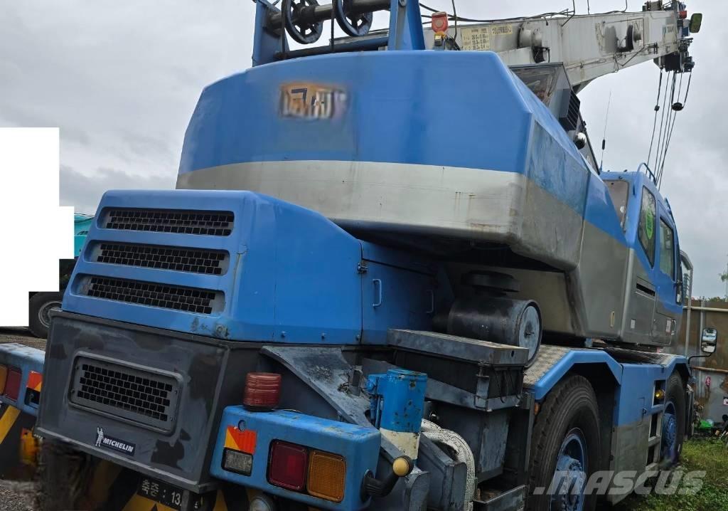 Tadano TR 250 M-6 Ruwterrein kranen