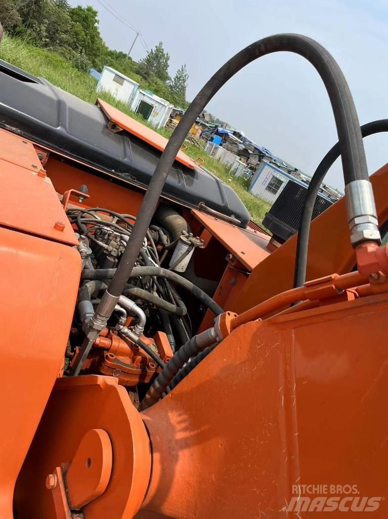 Doosan DH 225 Raupenbagger