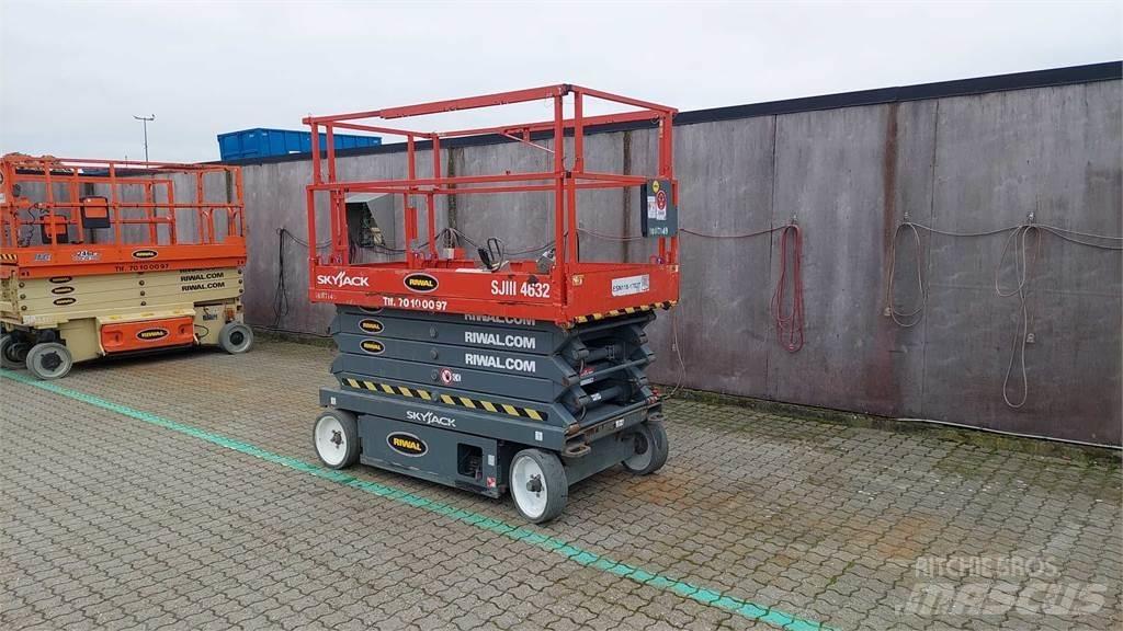 SkyJack SJIII4632 Scheren-Arbeitsbühnen