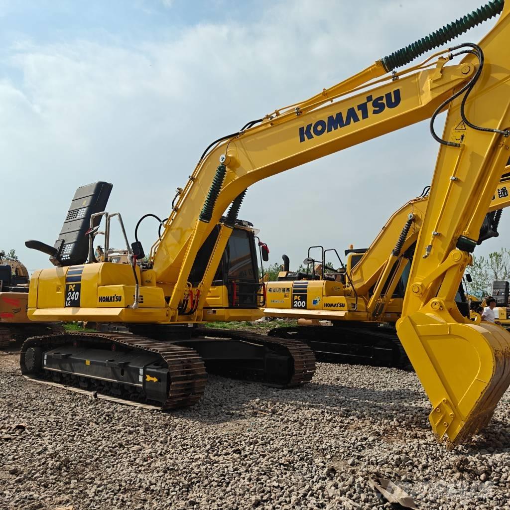 Komatsu 240LC-8 Raupenbagger