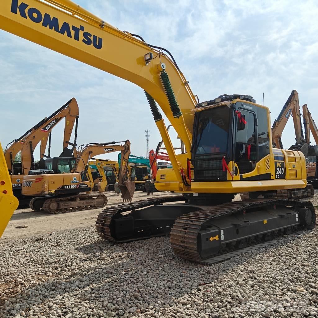 Komatsu 240LC-8 Raupenbagger