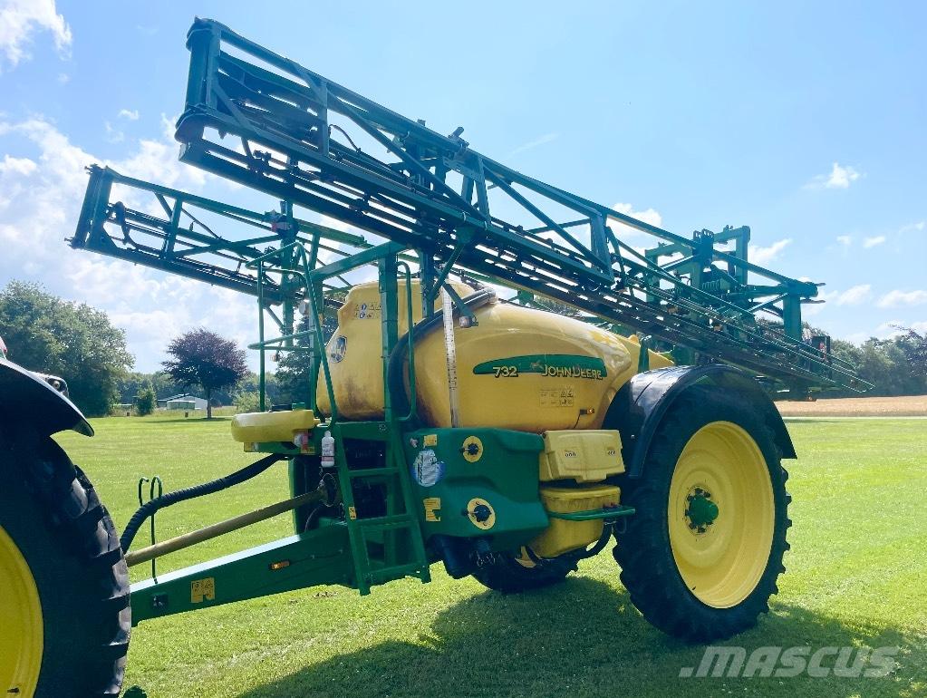 John Deere 732 Anhängespritzen
