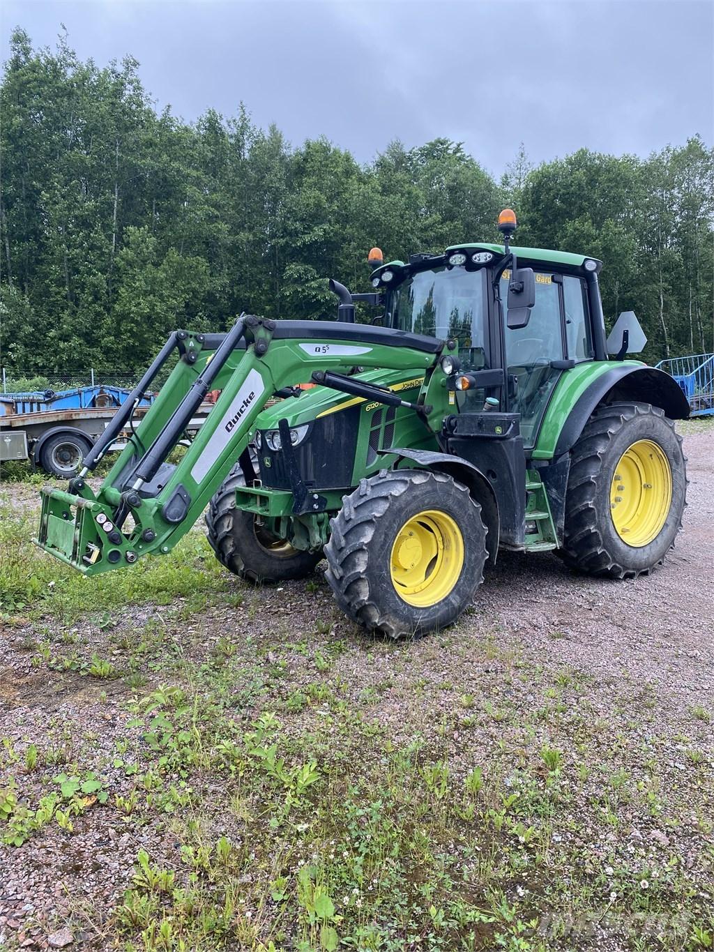 John Deere 6120 M Traktoren