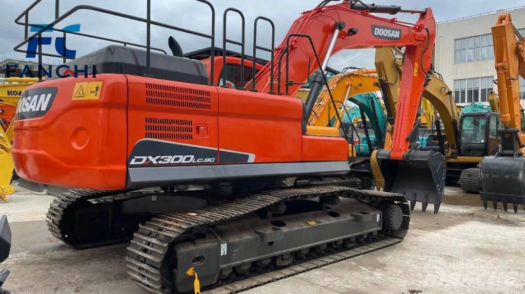 Doosan DX 300 LC Raupenbagger
