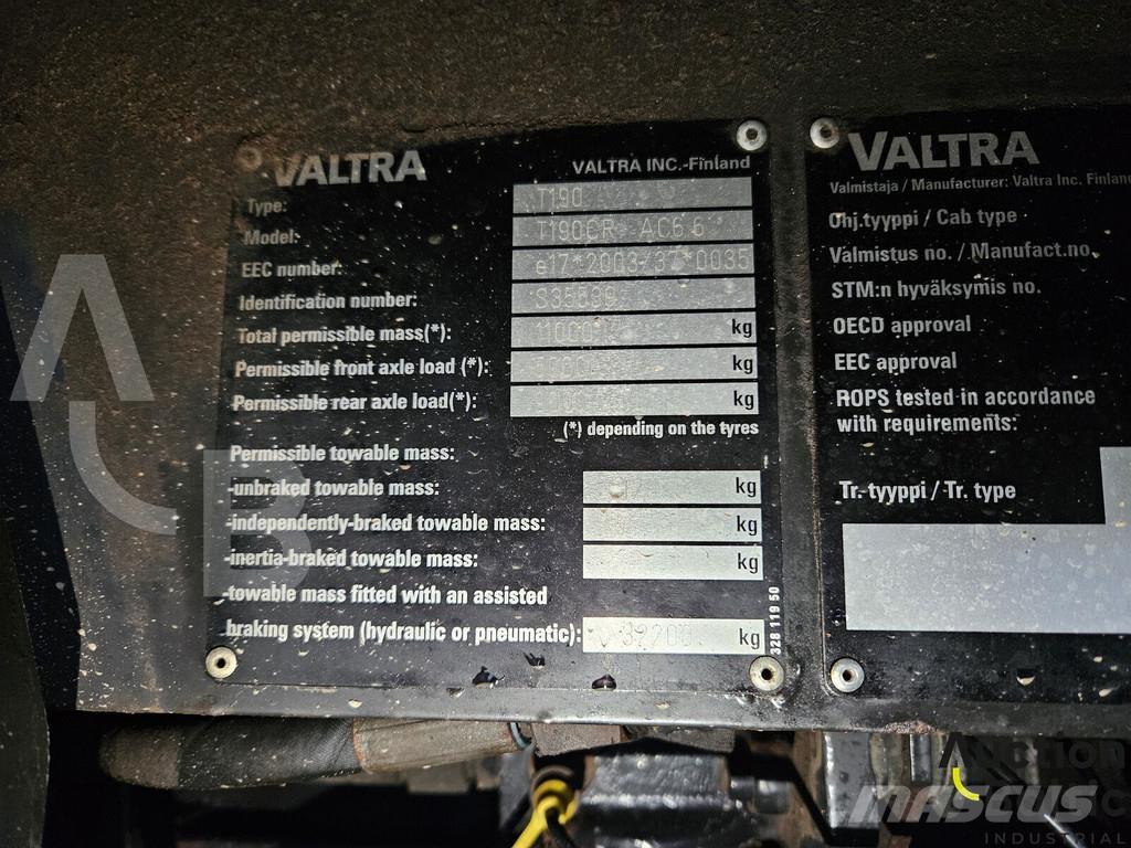 Valtra T190 Traktoren