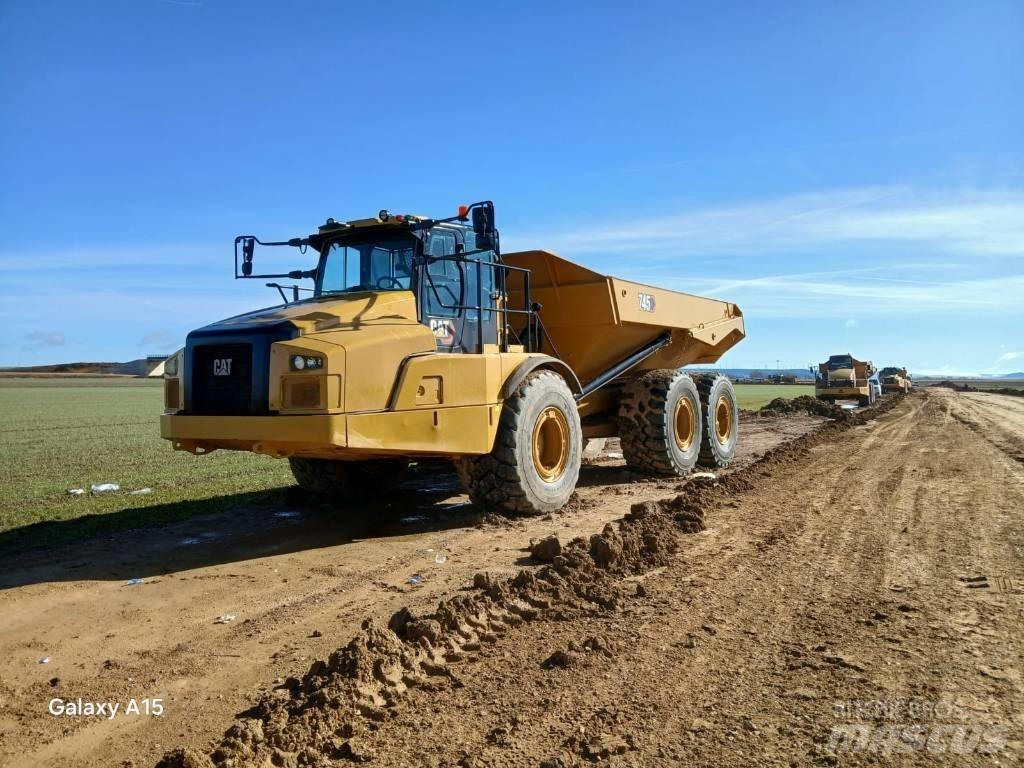 CAT 745 Dumper - Knickgelenk