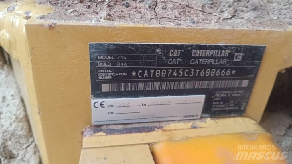 CAT 745 Dumper - Knickgelenk