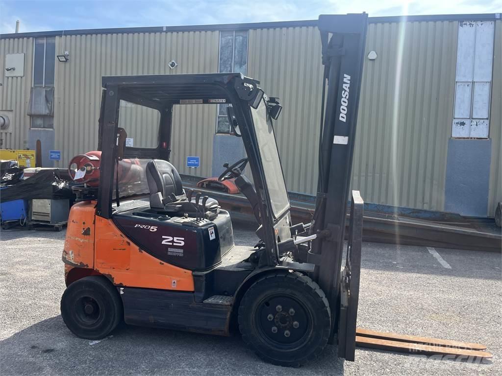 Doosan G25E-5 LPG heftrucks