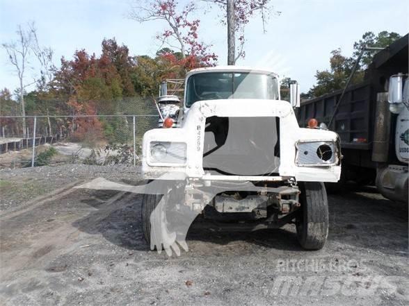 Mack RD600 Sonstige Baumaschinen