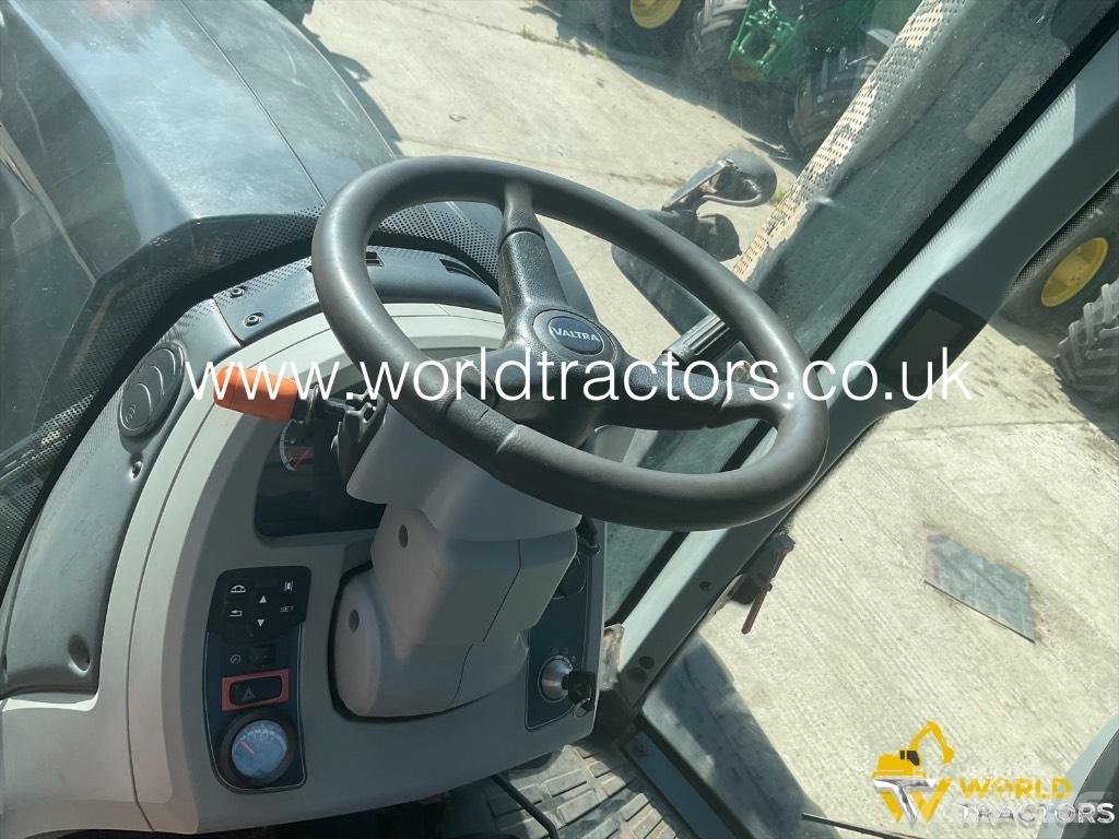 Valtra T 234 Traktoren