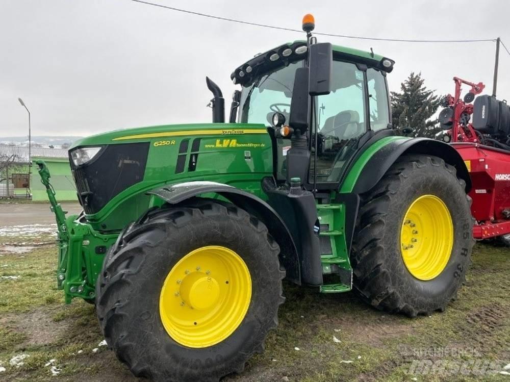 John Deere 6250 R Traktoren
