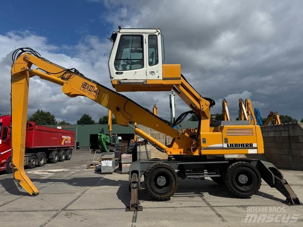 Liebherr A 904 Materialumschlag