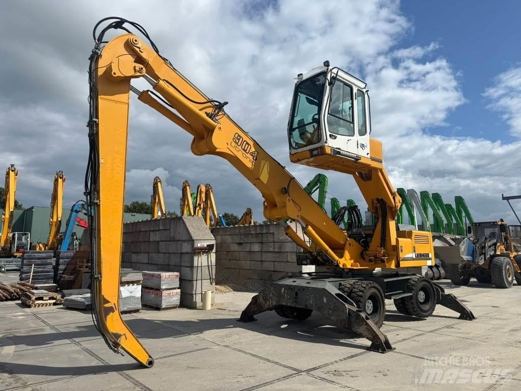 Liebherr A 904 Materialumschlag