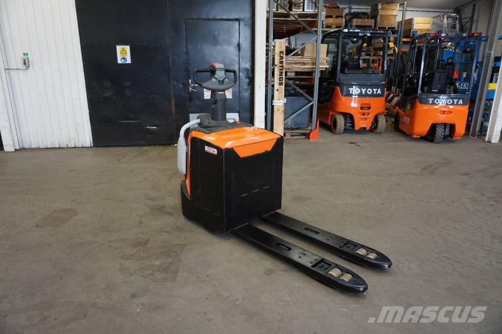 Toyota LPE220 Gabelstapler mit Fahrerstand