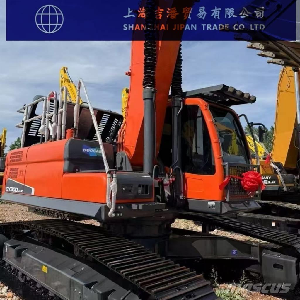 Doosan DX 300 Raupenbagger