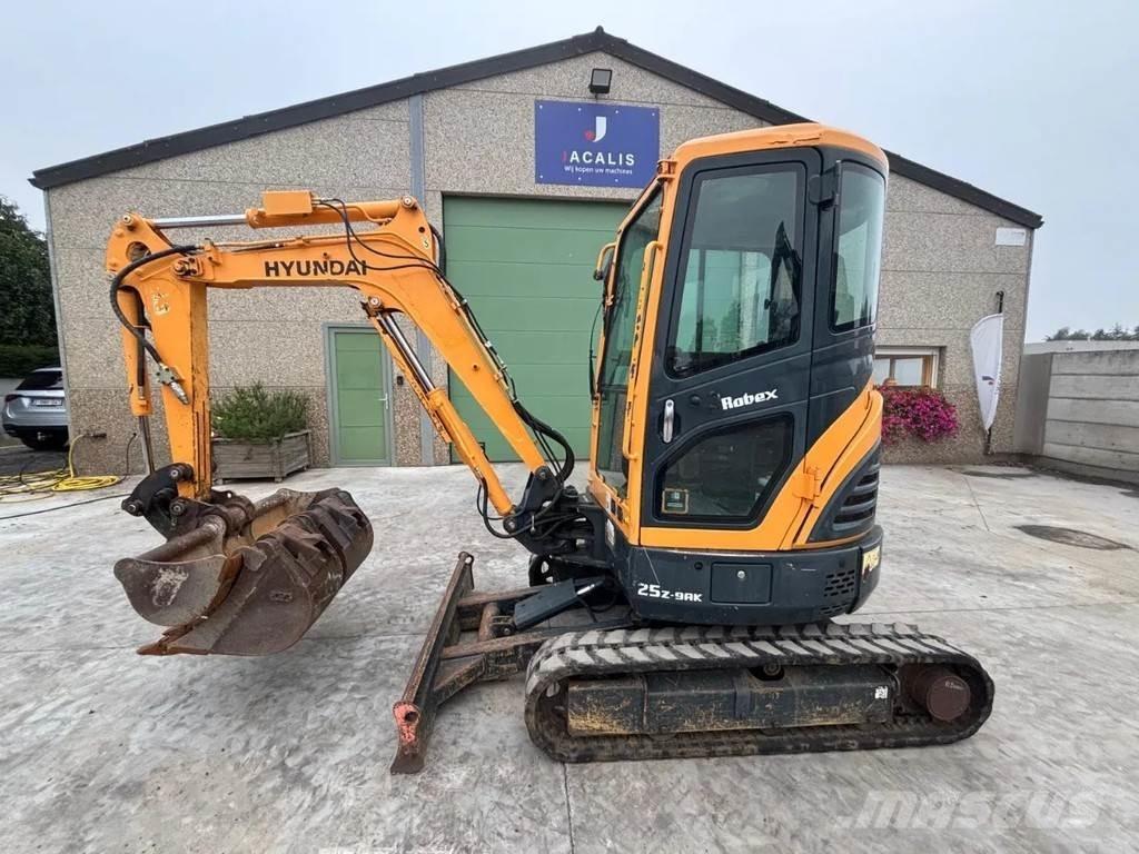 Hyundai R25Z Minibagger < 7t