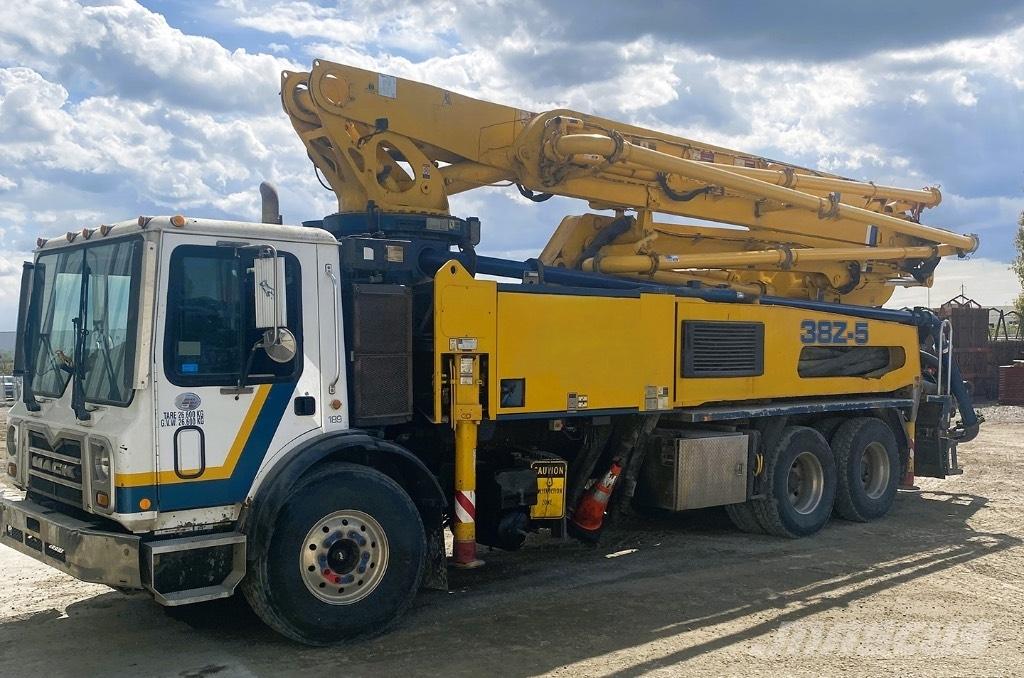 Putzmeister (#189) 38M Betonpumpen