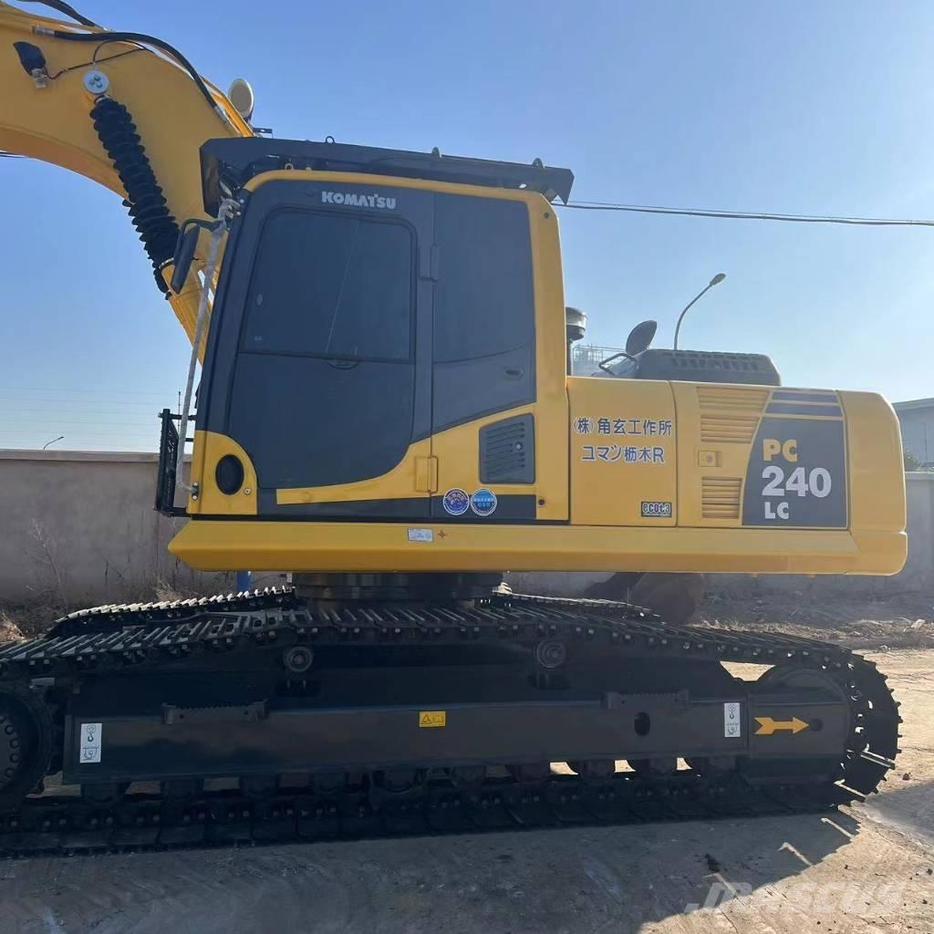 Komatsu PC 240-8N1 Midibagger  7t - 12t