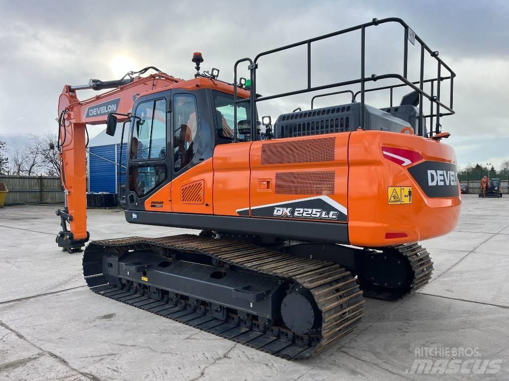 Develon DX 225 LC-7 Raupenbagger