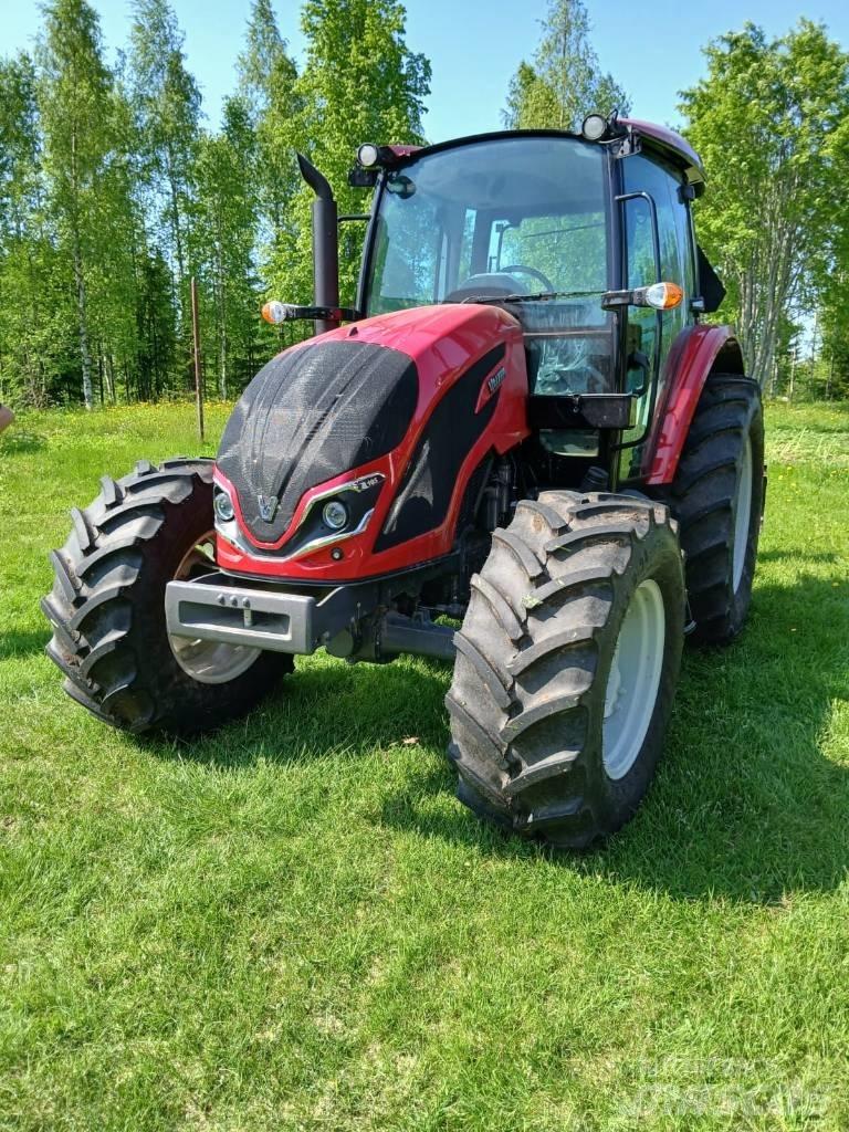 Valtra A 105 Traktoren