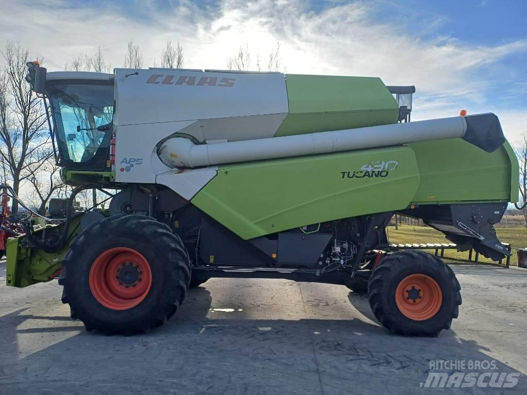CLAAS Tucano 430 Mähdrescher
