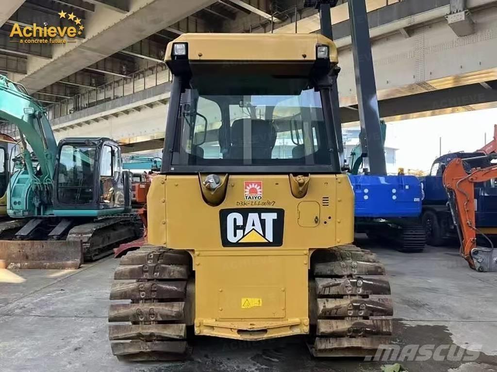 CAT D 3 Bulldozer