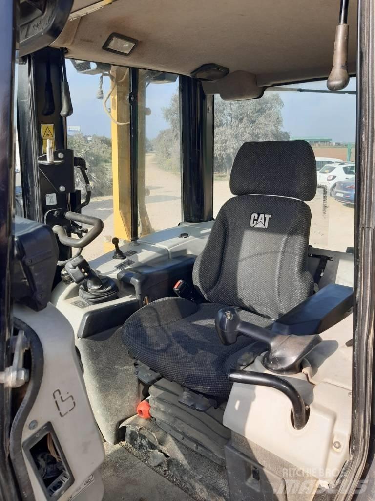 CAT D6N LGP Bulldozer