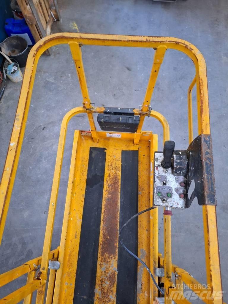 Haulotte Compact 8 Scheren-Arbeitsbühnen