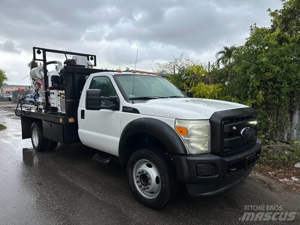 Ford F 450 Saug- und Druckwagen