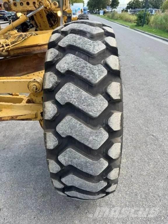 CAT 140H Grader