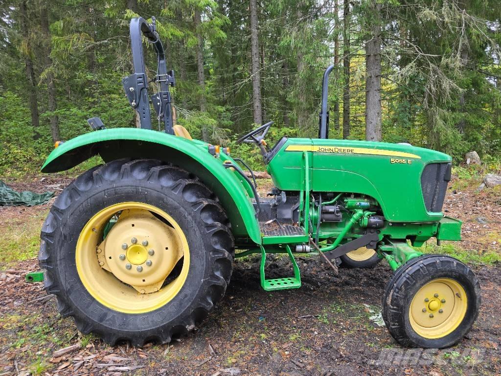 John Deere 5055 E Traktoren