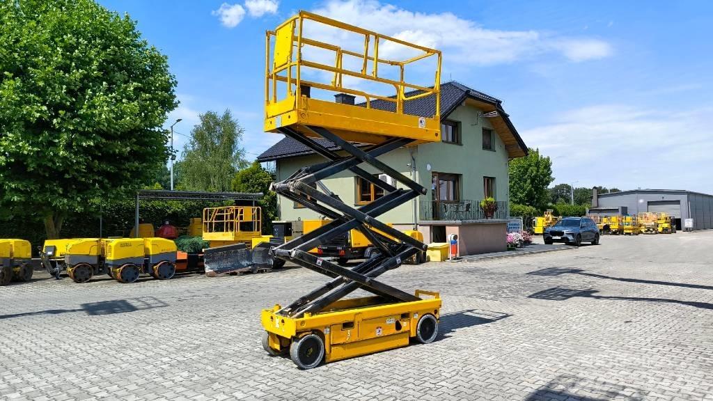 Haulotte Compact 8 Scheren-Arbeitsbühnen