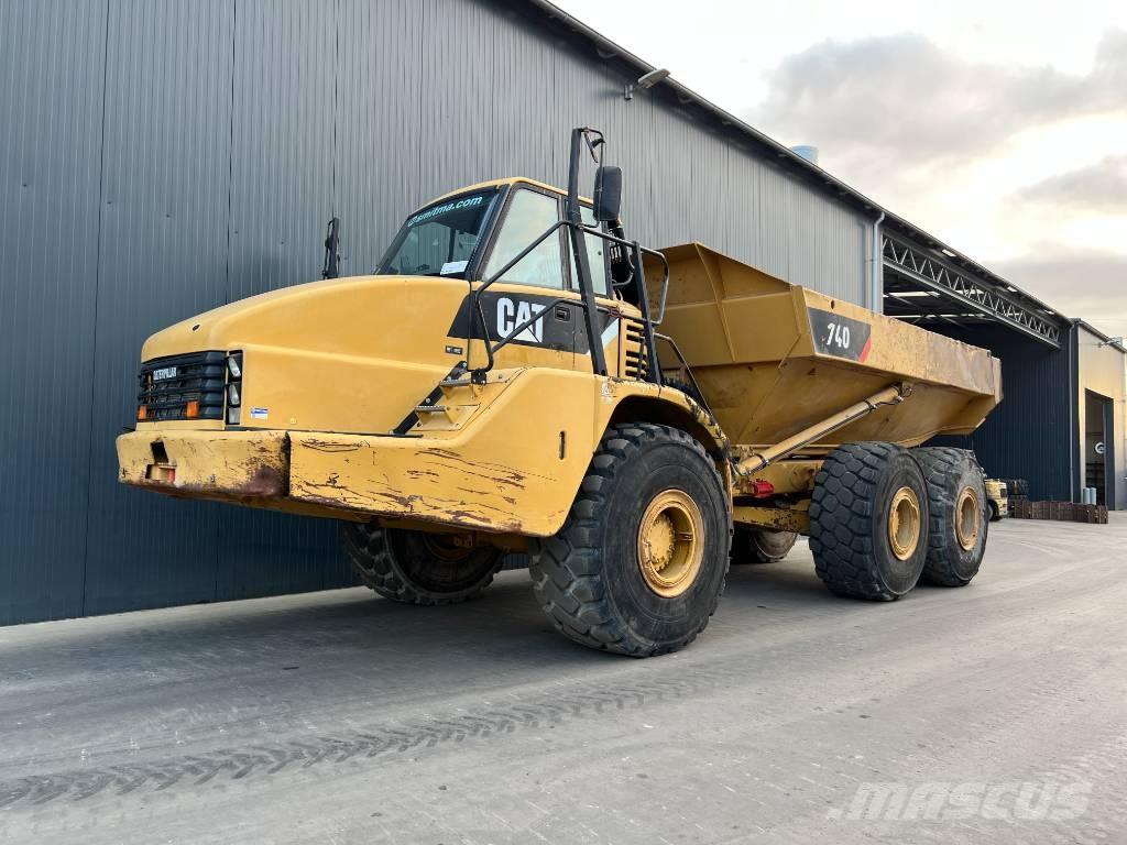 CAT 740 Dumper - Knickgelenk