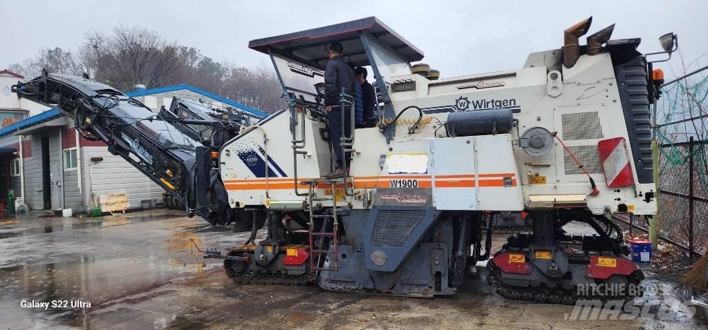 Wirtgen W1900 Asphaltfräsen