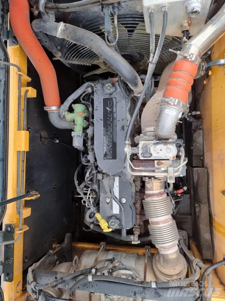 Hyundai HX 300 L Raupenbagger