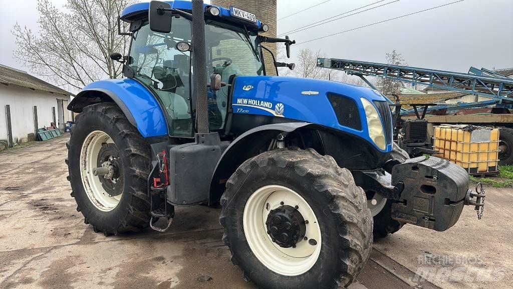 New Holland T 7.270 Traktoren