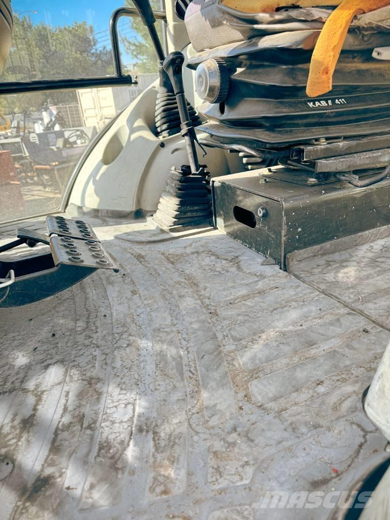 Komatsu WB 140-2N Baggerlader