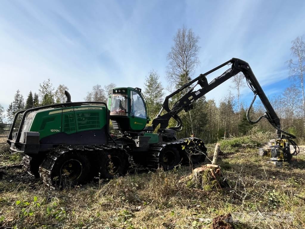 John Deere 1270G 8W Harvester
